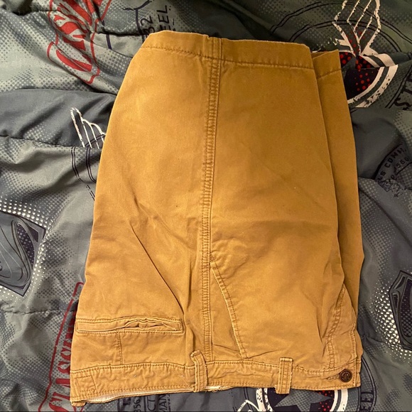 Abercrombie and Fitch khaki short - Picture 2 of 3